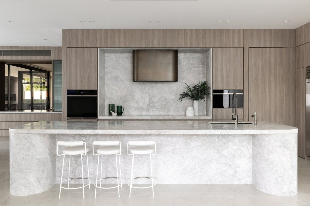 Bronze — Brown Florentine Rangehood