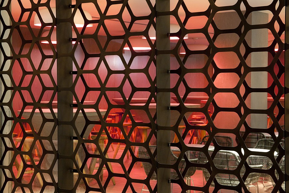 Bronze — Screen