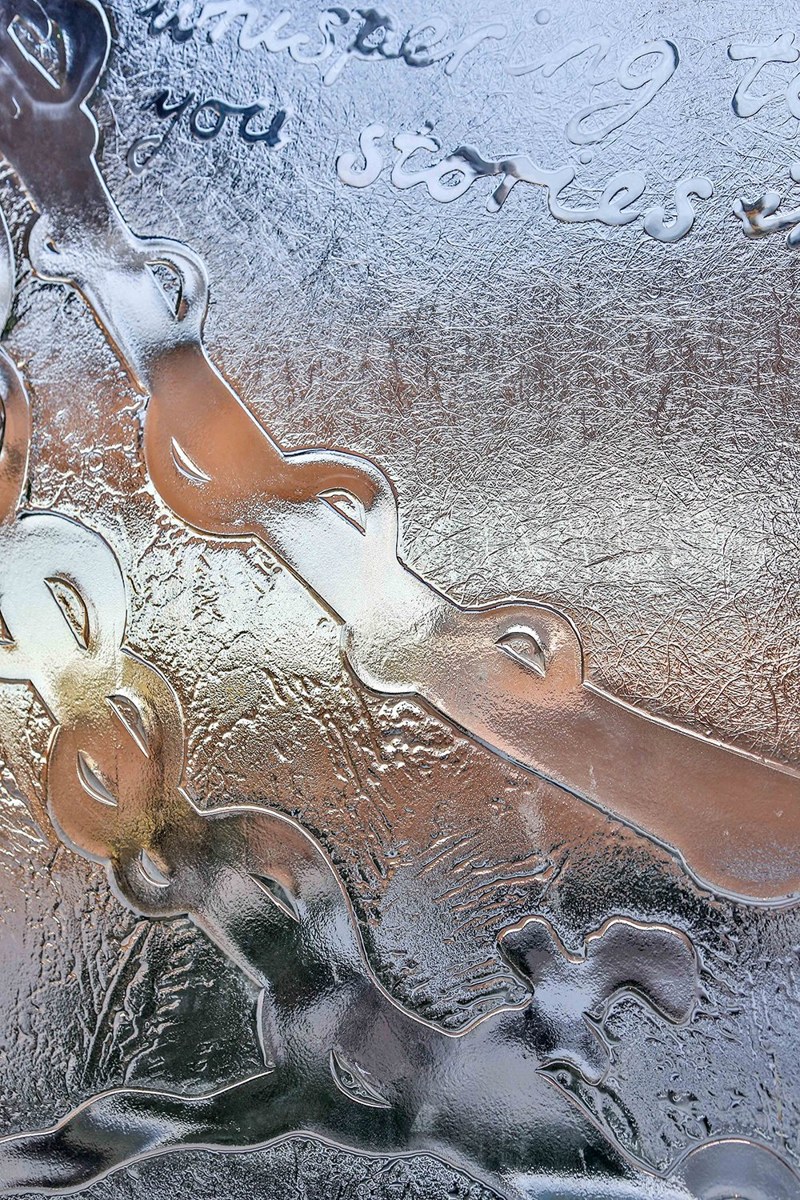 Formed glass low iron
