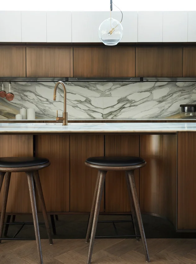 Bronze Smooth Black Florentine Linish