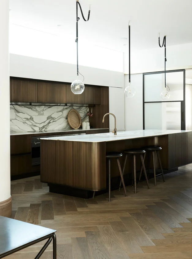 Bronze Smooth Black Florentine Linish