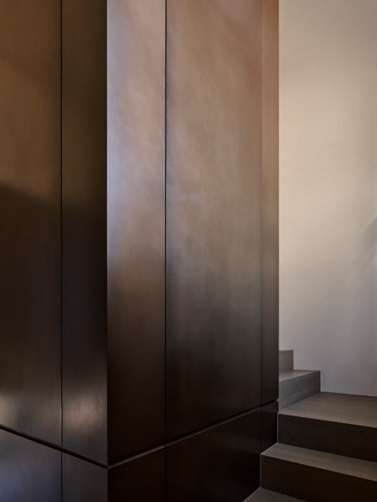 Bronze Smooth Brown Florentine Mim Design