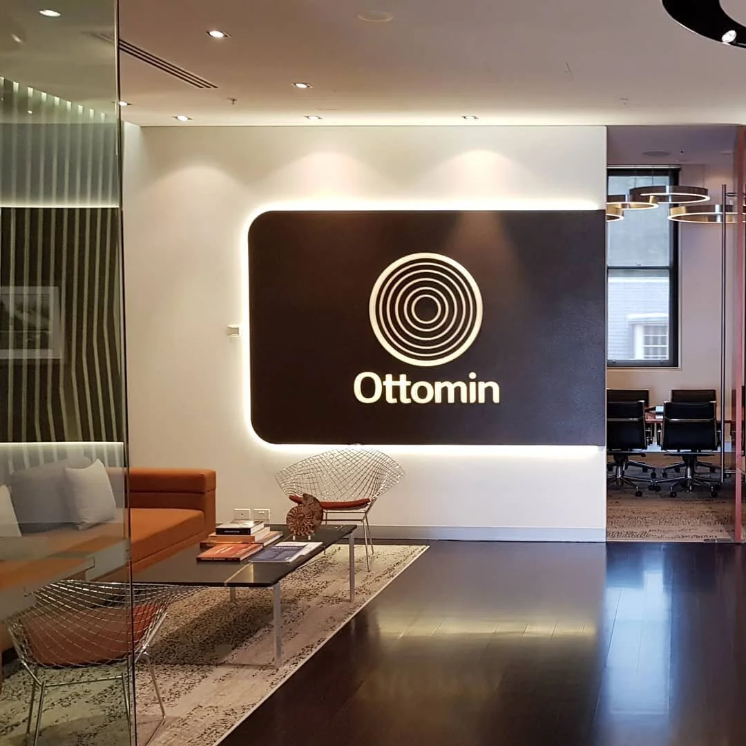 Signage Ottomoin