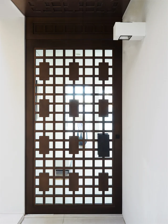 Greg Natale Screen | Treasury Bronze Cast