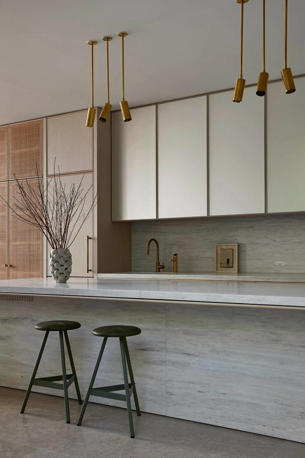 Overhead Cabinetry - Lustre Glass Pearl