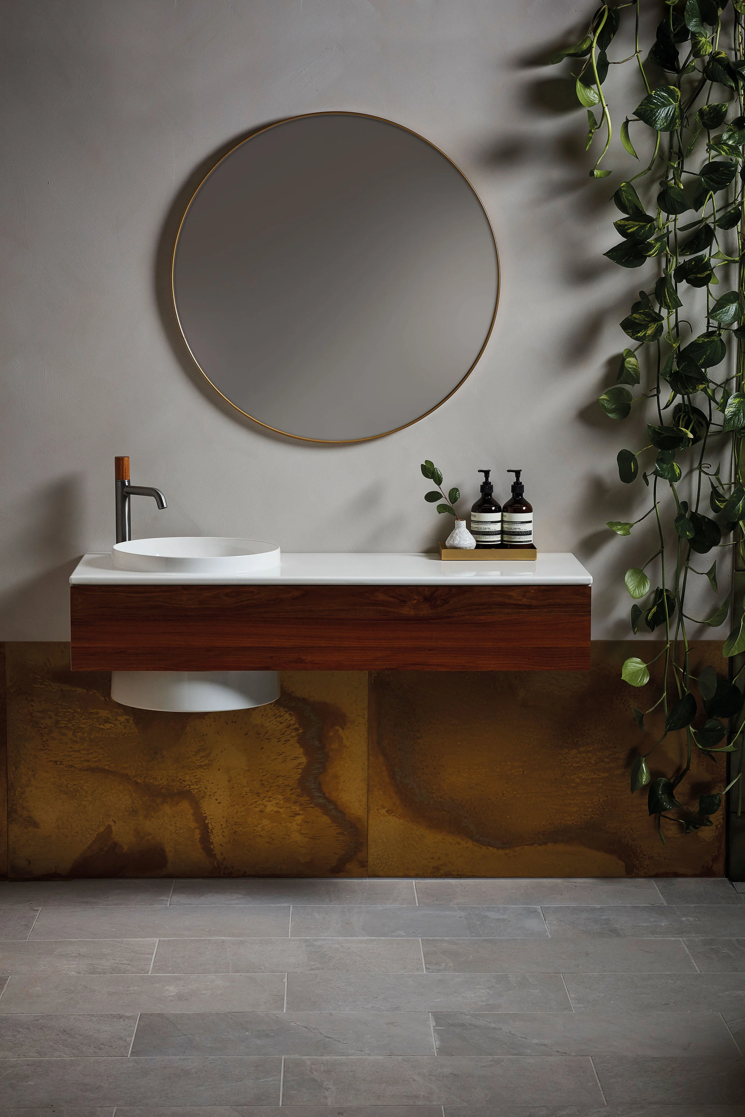 Brass Sheet Metal - Pearl Patina, Cement Paint - colour Linen (095)